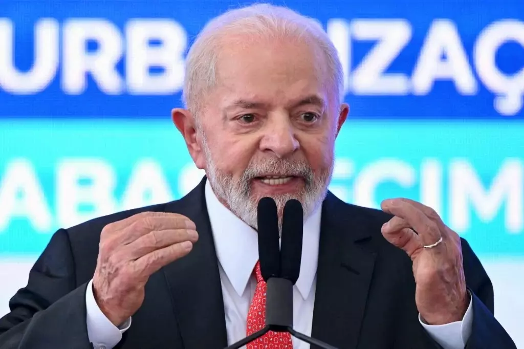 Em meio a greve na educação, Lula anuncia R$ 5 bilhões do PAC para universidades